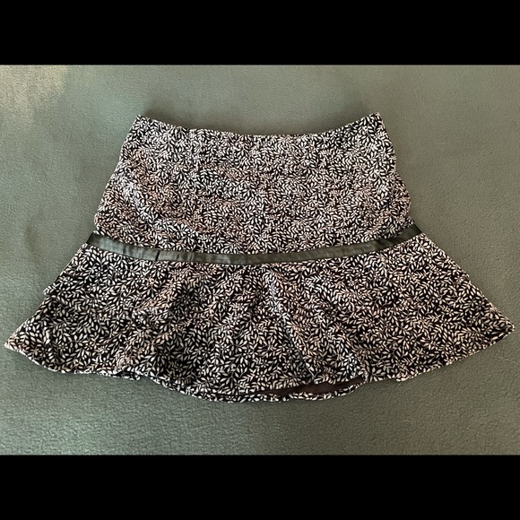 H&M Divided Mini Skirt - Picture 1 of 16